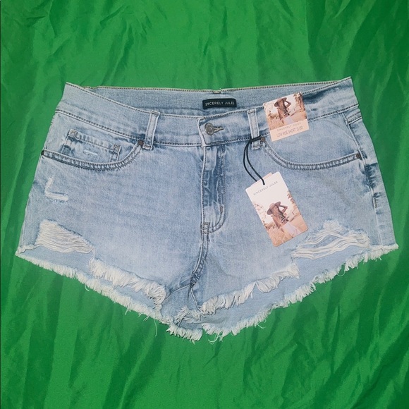 NWT Sincerely Jules Light Blue Distressed Low Rise Jean Shorts size 30 - Picture 1 of 5